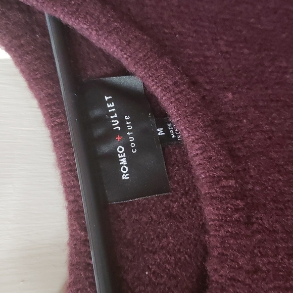 Burgandy sweater dress, short sleeve, worn once, good condition - Picture 3 of 3